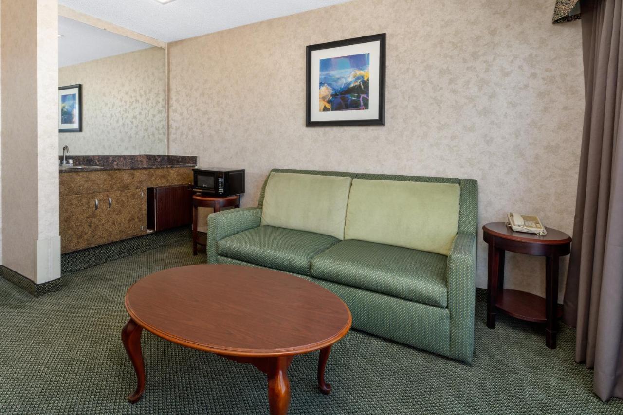 Ramada By Wyndham Reno Hotel & Casino Екстер'єр фото