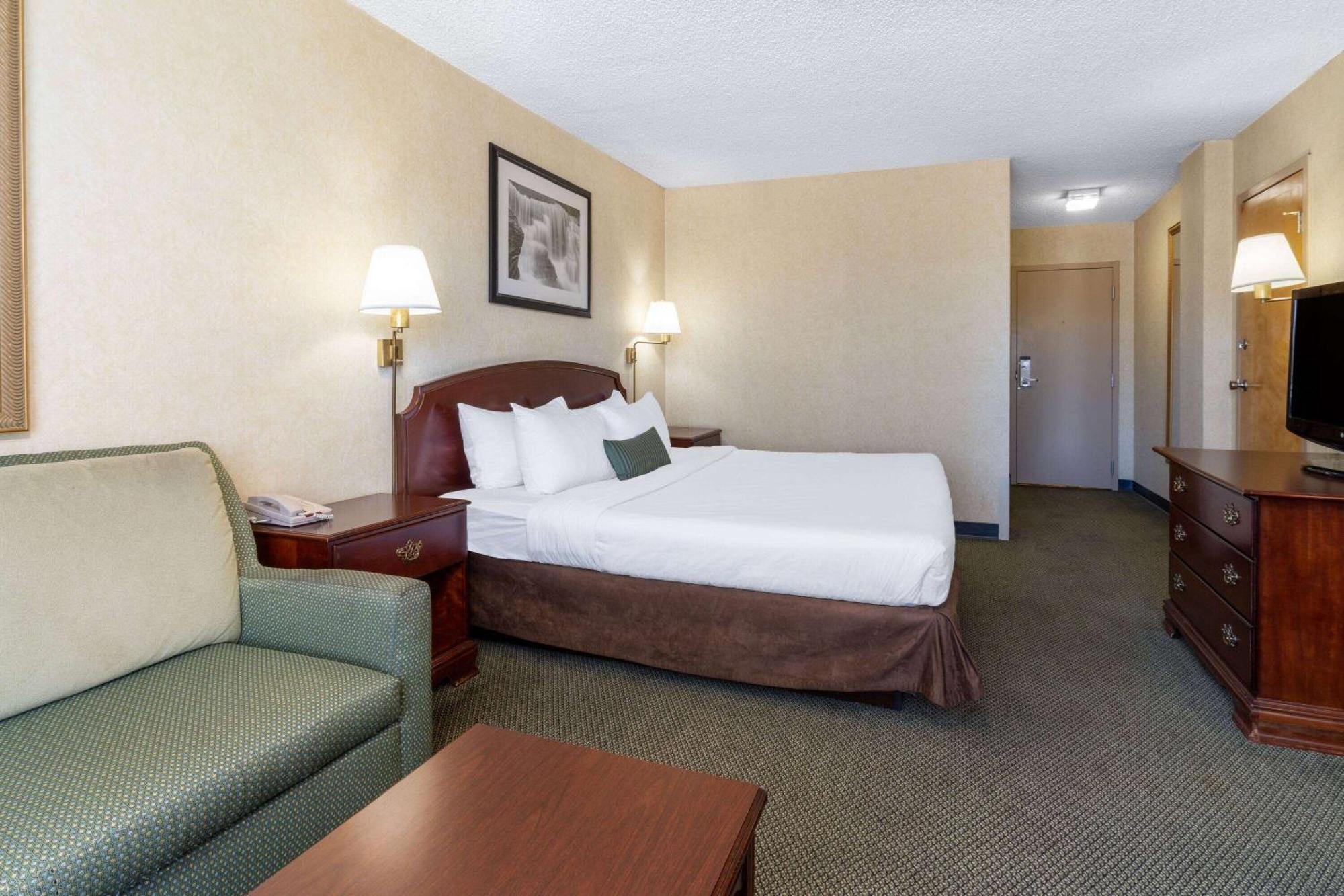 Ramada By Wyndham Reno Hotel & Casino Екстер'єр фото